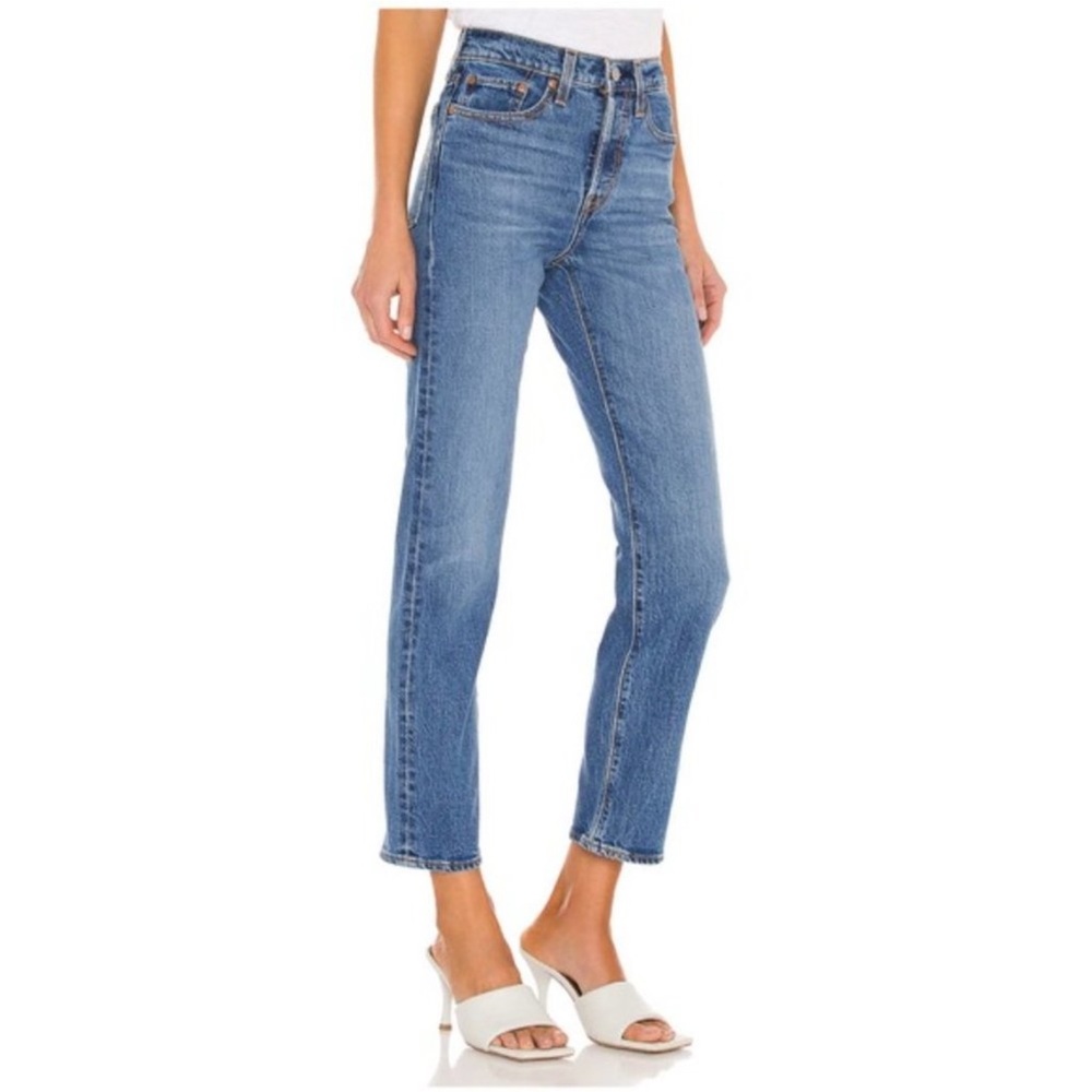 LEVI’s Premium Wedgie Slim Straight Button Fly Jeans
